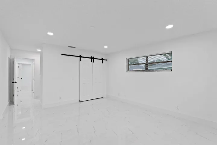 26-web-or-mls-A7409406