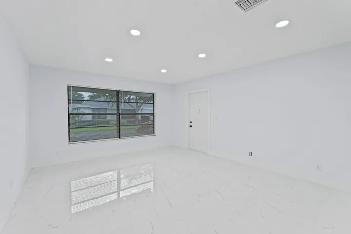 5-web-or-mls-A7409322