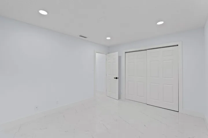 22-web-or-mls-A7409397