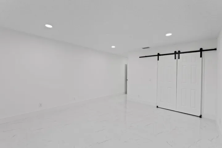 27-web-or-mls-A7409409