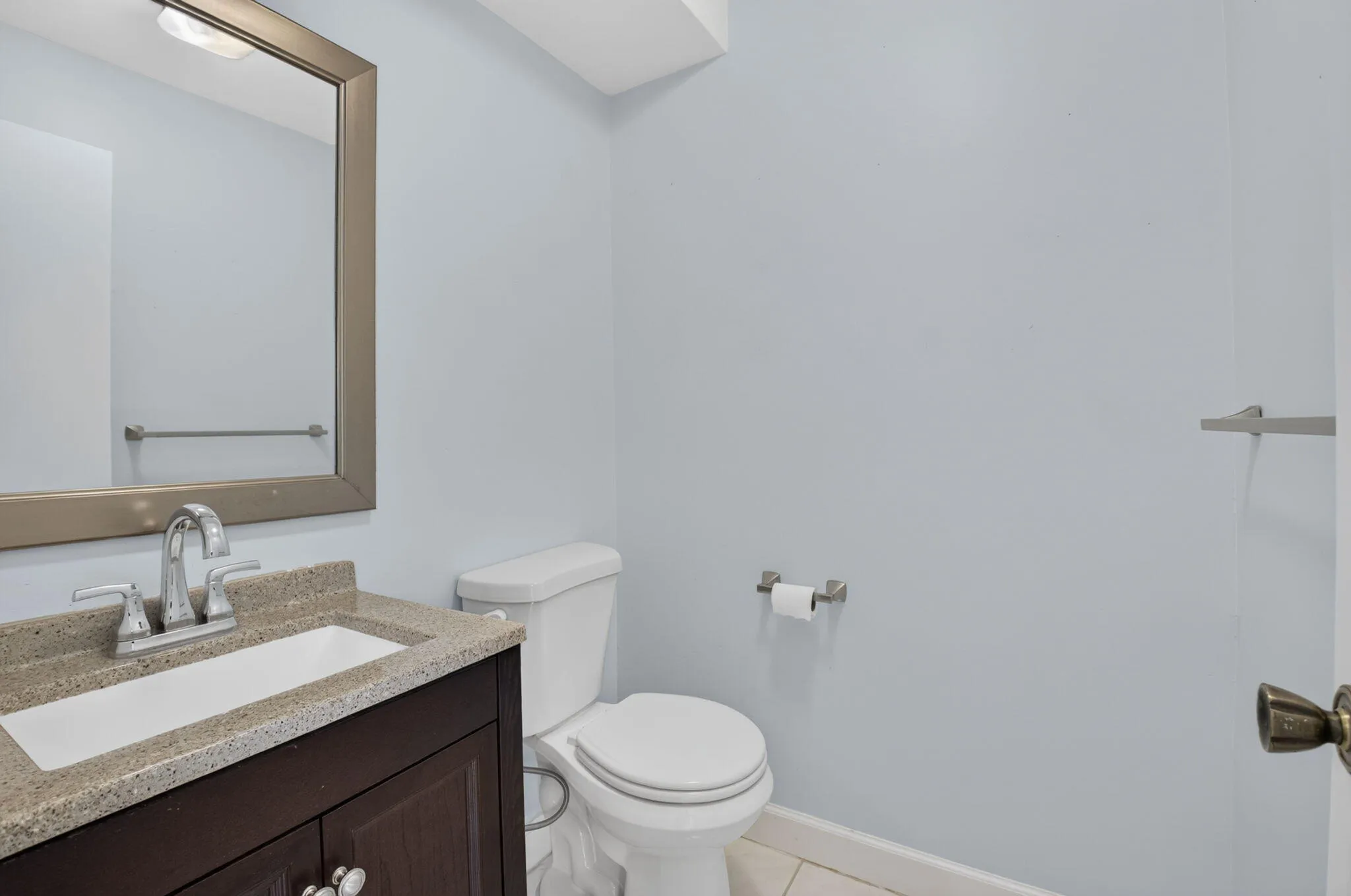 1/2 Bathroom