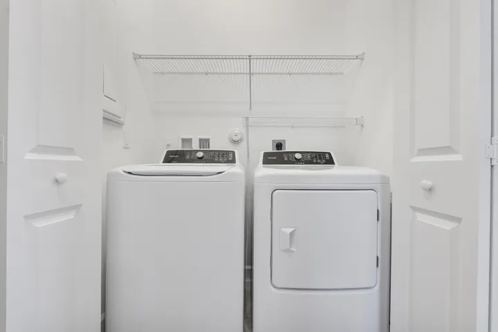 Full Washer/Dryer