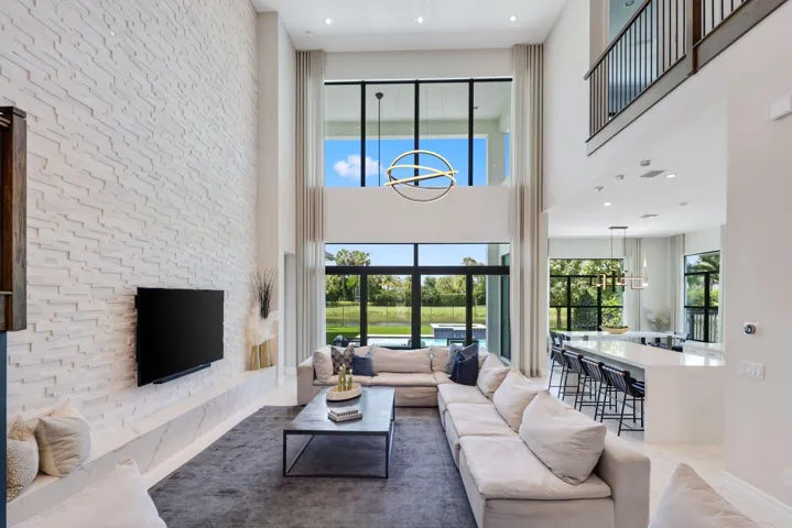 9275 Biaggio Road - 13.jpg-SMALL