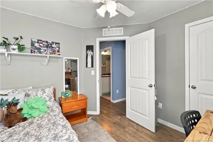 Secondary bedroom