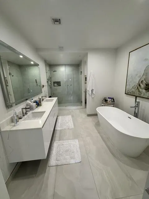 SOAKING TUB