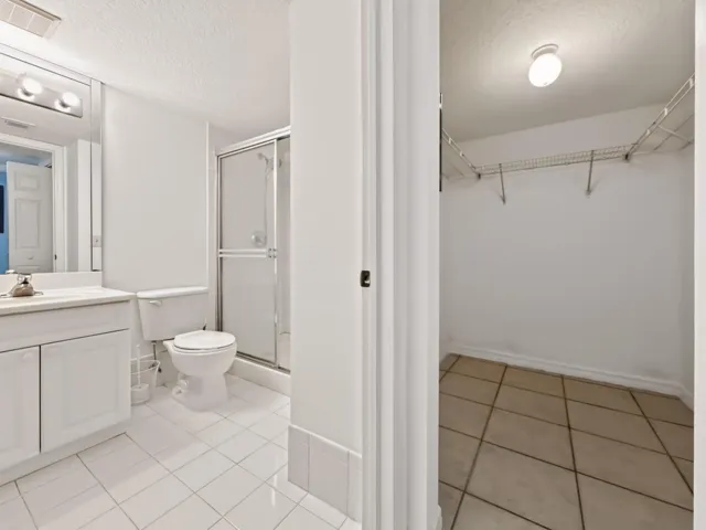 Owner Suite Bathroom & Walk In Closet