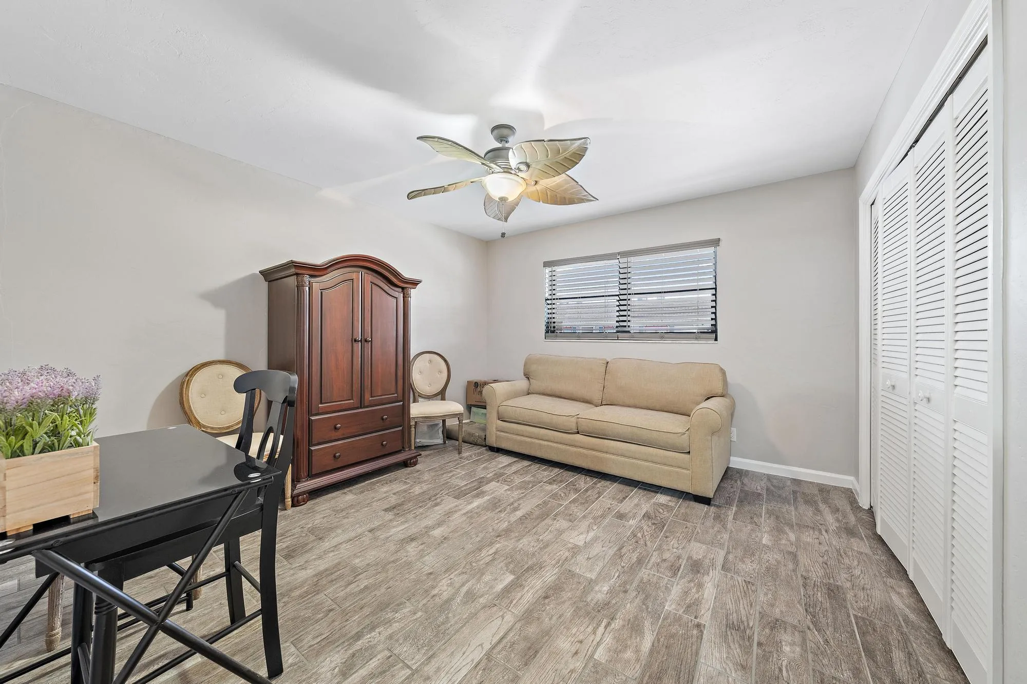 755 Saturn St e203-1