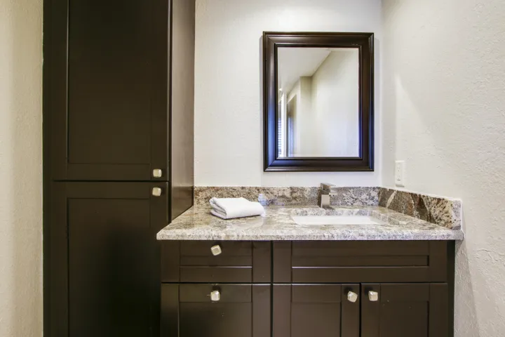 8 Guest Bathroom