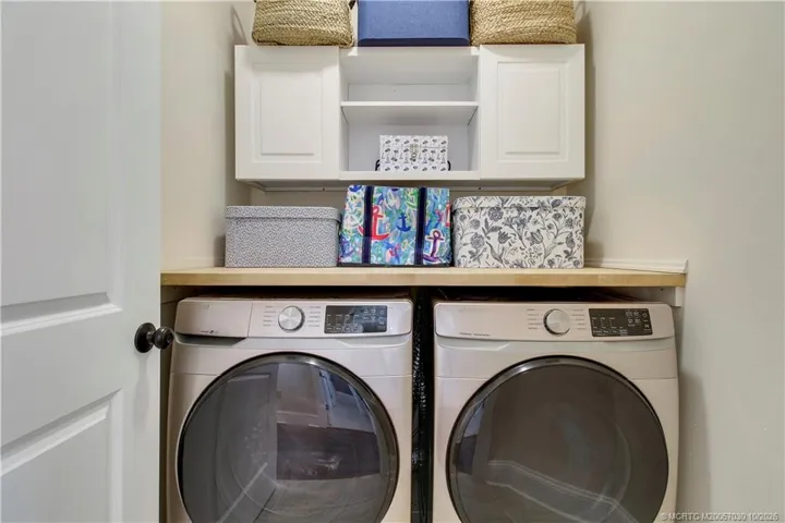 2nd floor washer & dryer