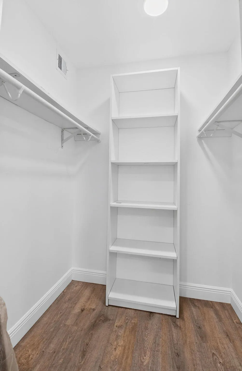 Guest Bedroom Walk In Closet