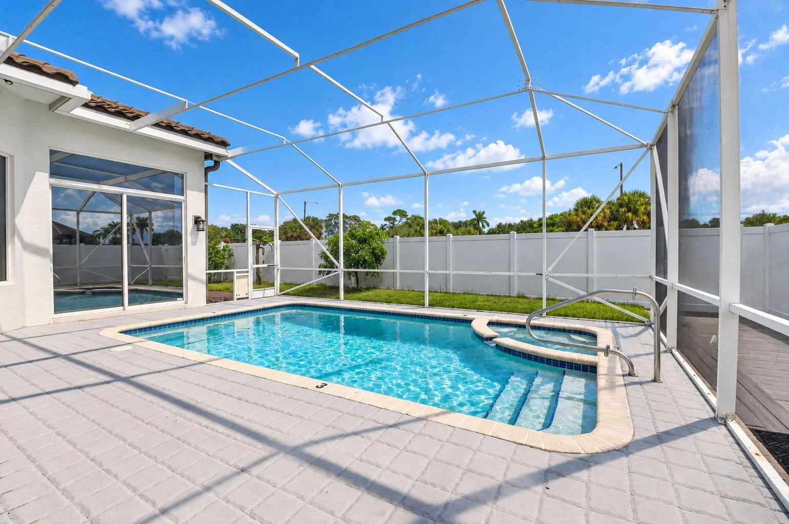 Pool - Patio