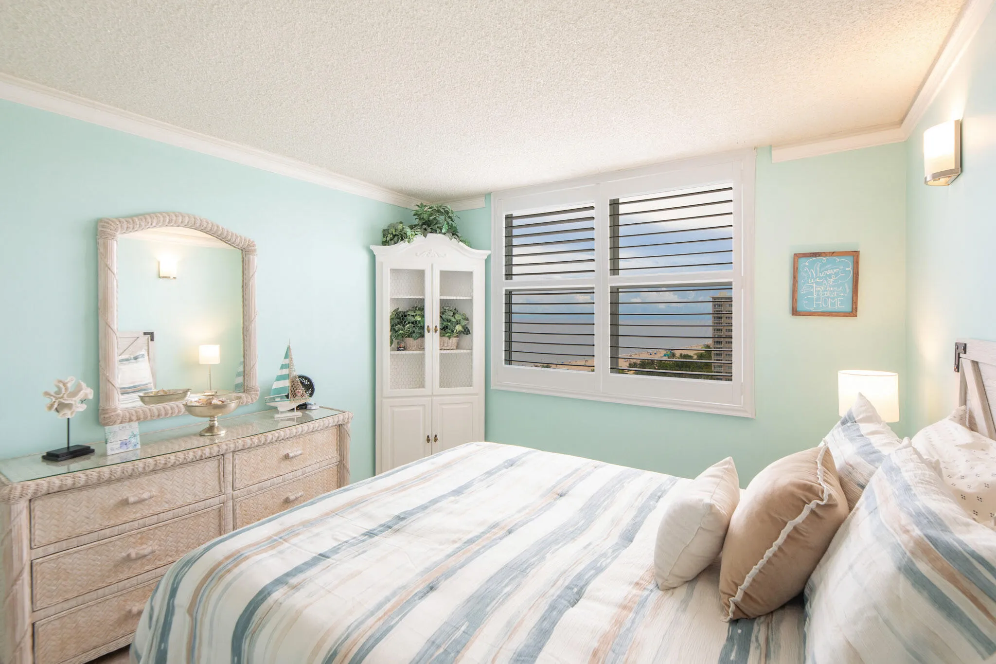 JH 1404 guest bedroom