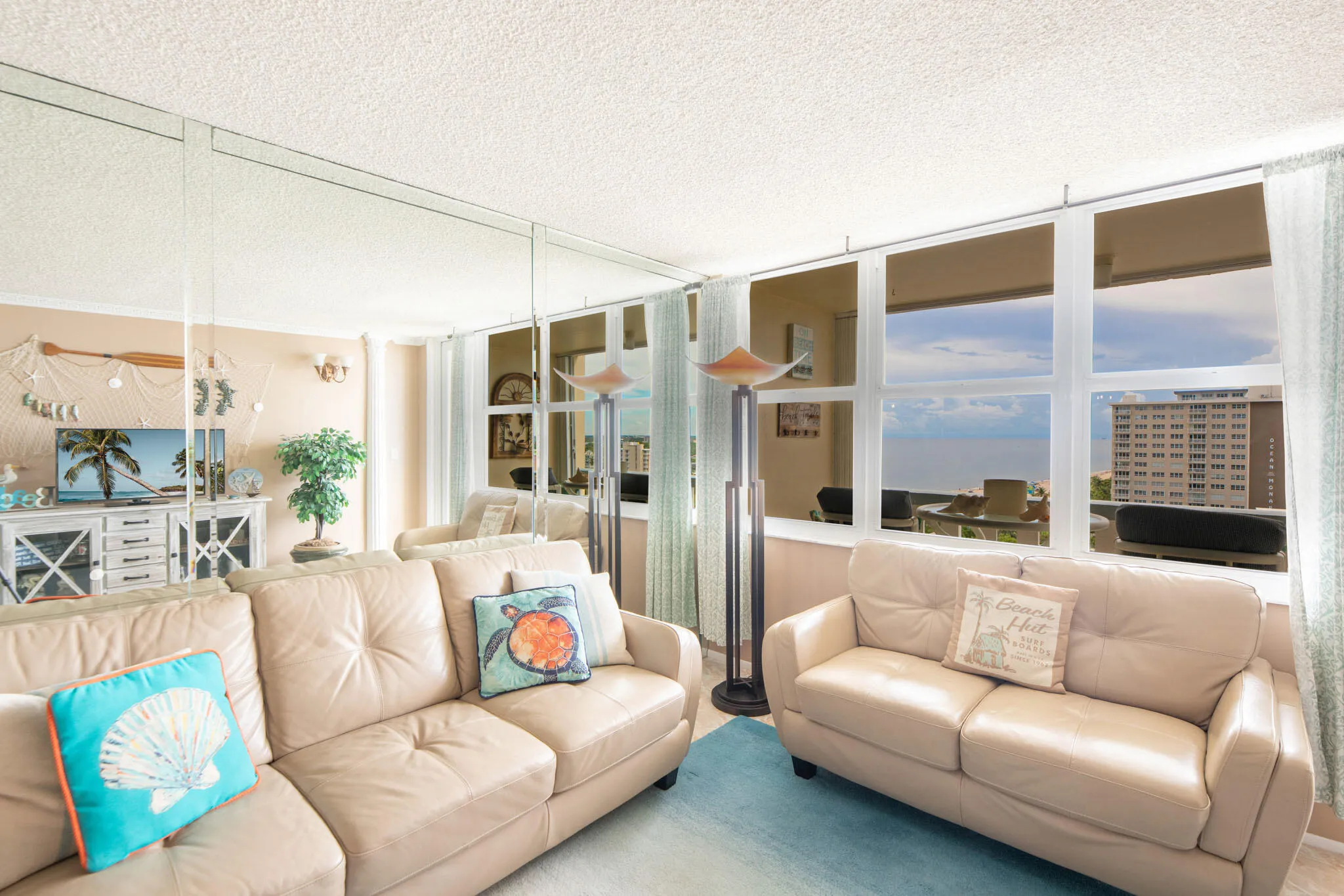 JH 1404 living room 4