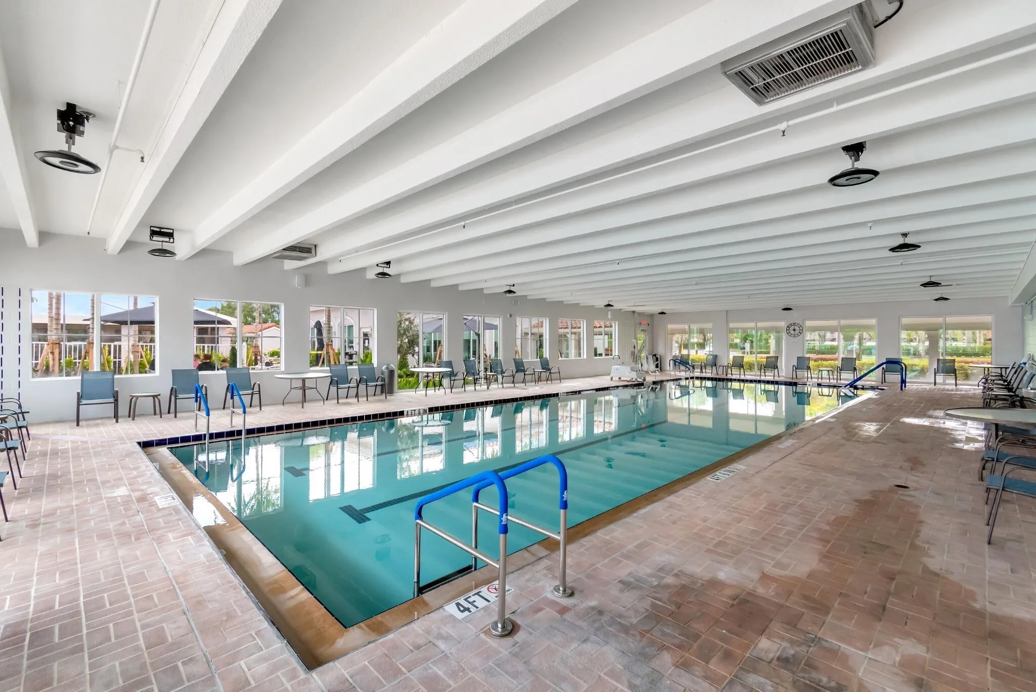 03_indoor_pool