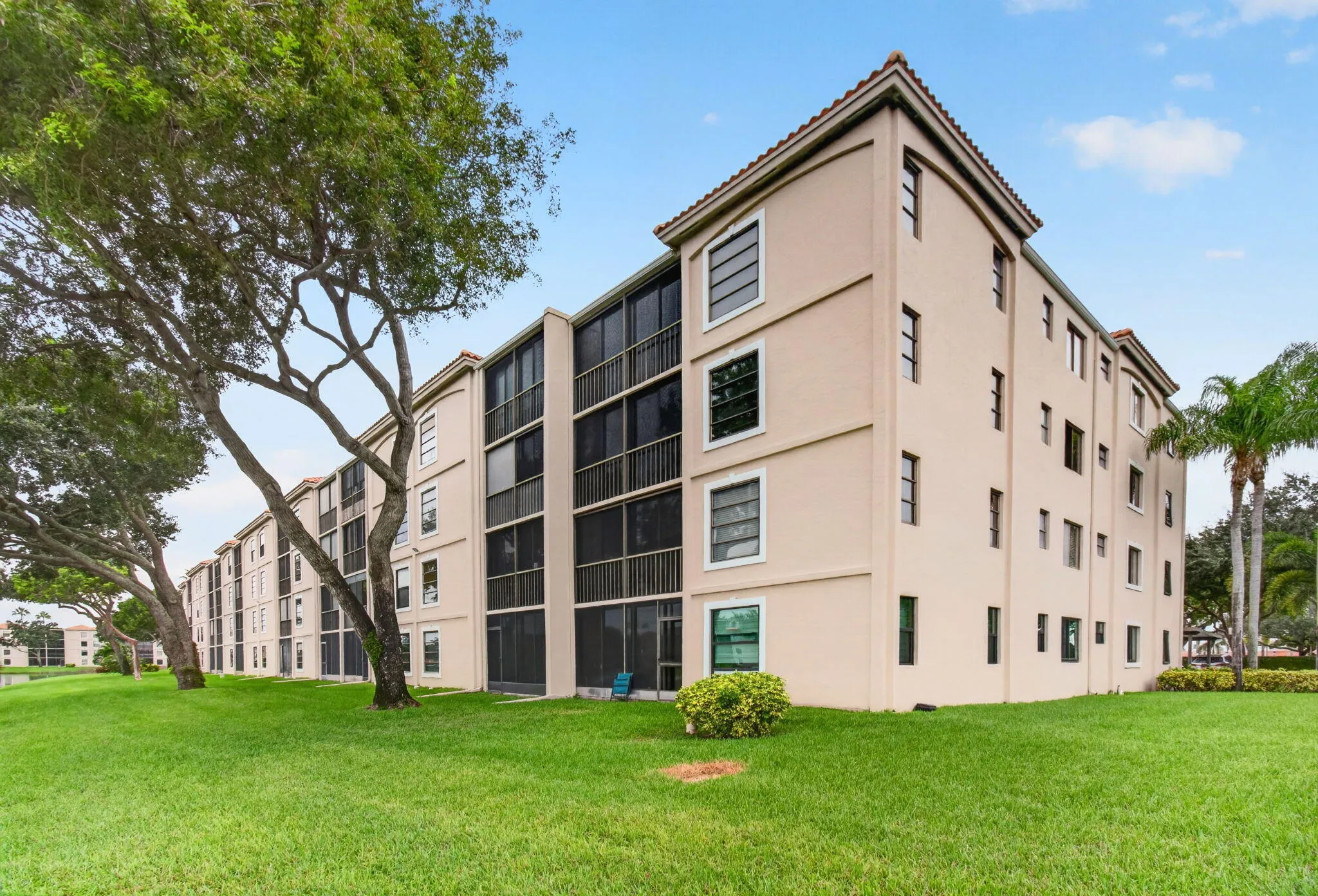 17_Lakefront_Building