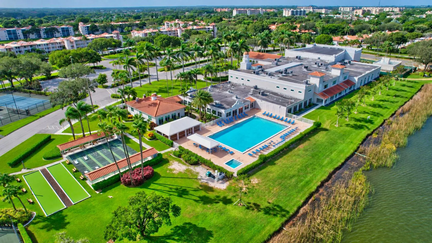 01_aerial_community_amenities_no_cars
