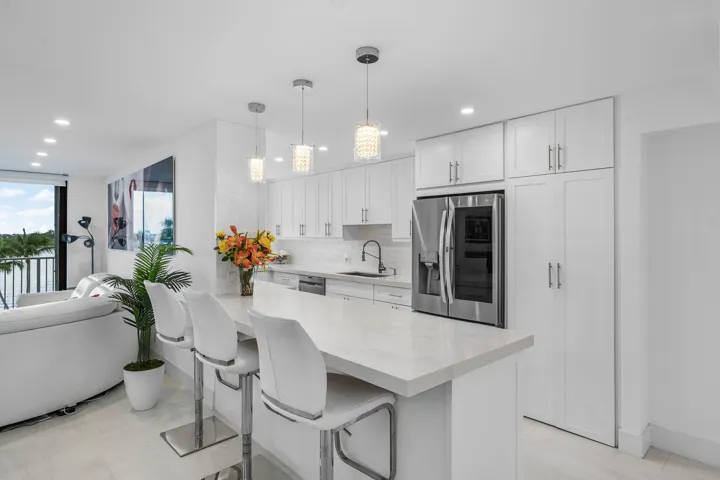 005-2860SouthOceanBoulevard-512-PalmBeac