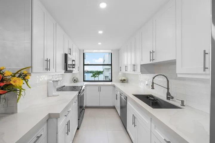 007-2860SouthOceanBoulevard-512-PalmBeac