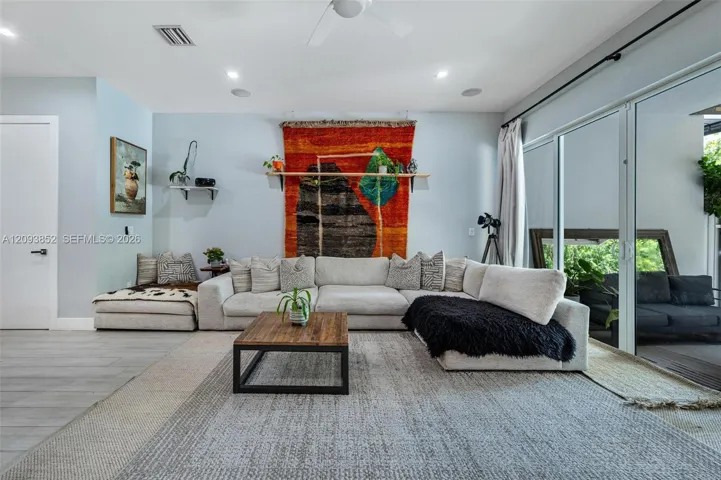 Cozy, open living room