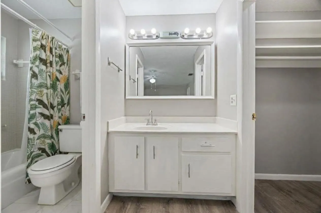 Light & bright vanity area