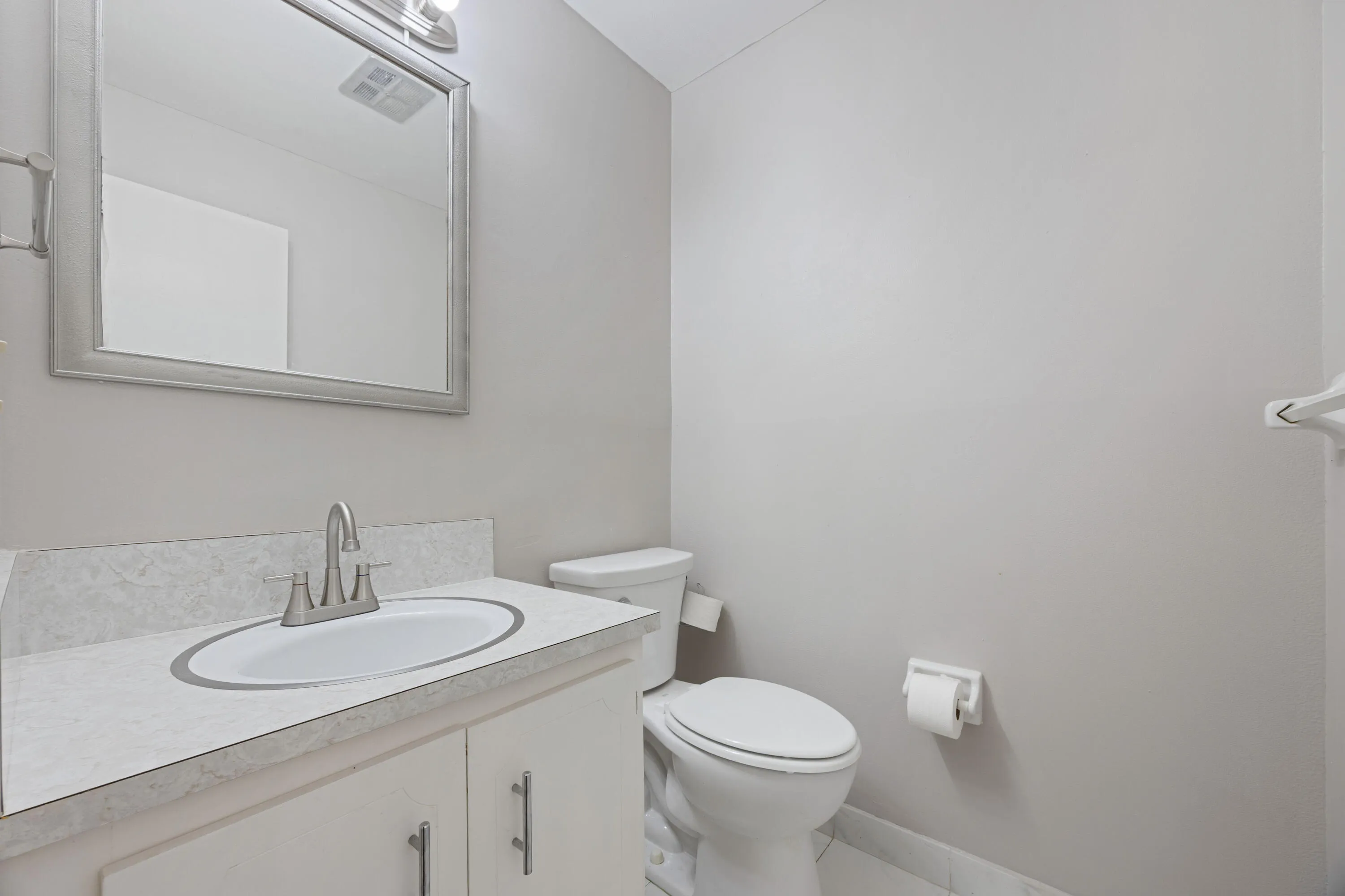 Half bath perfect for guest