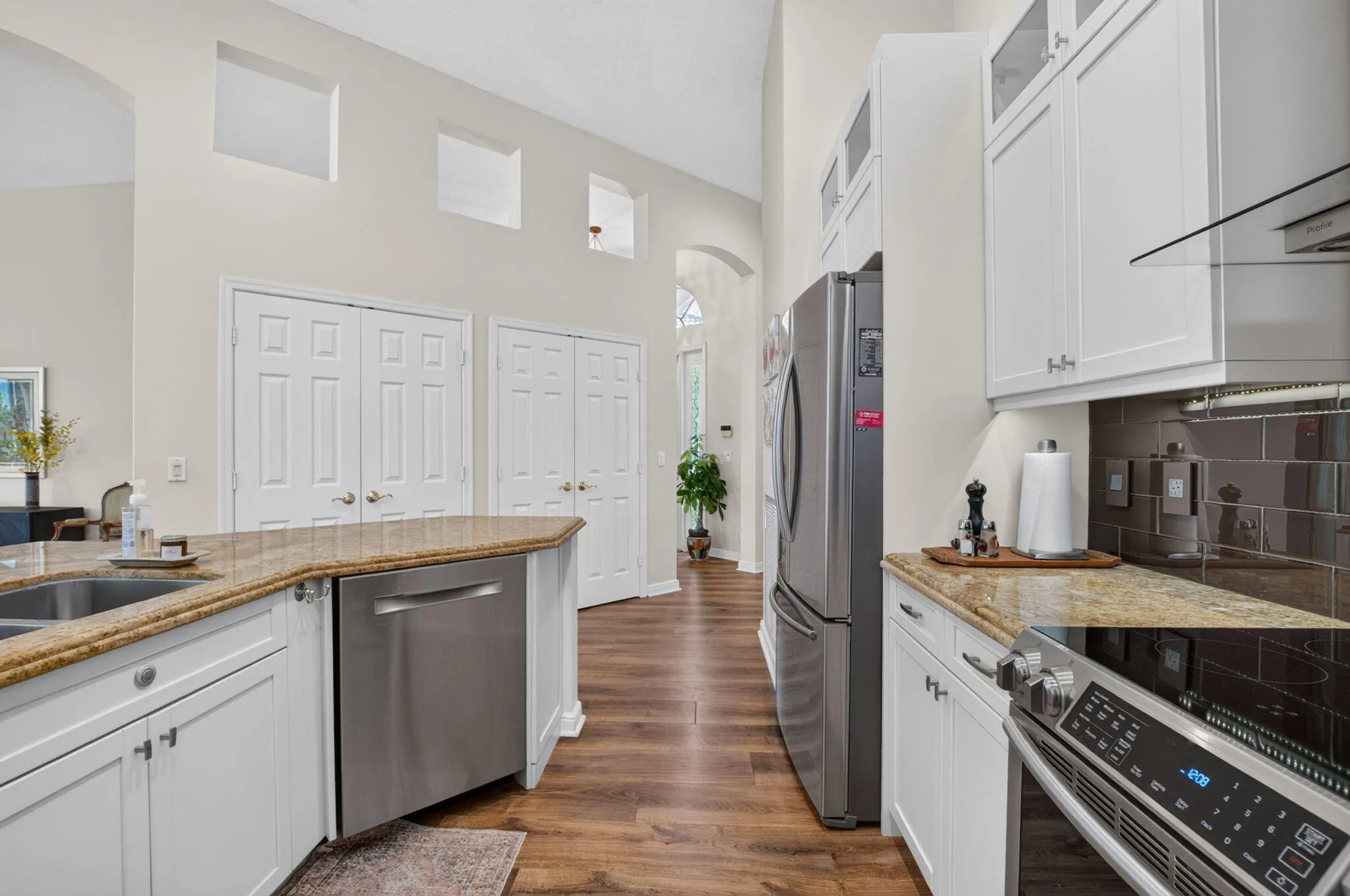 kitchen alt view