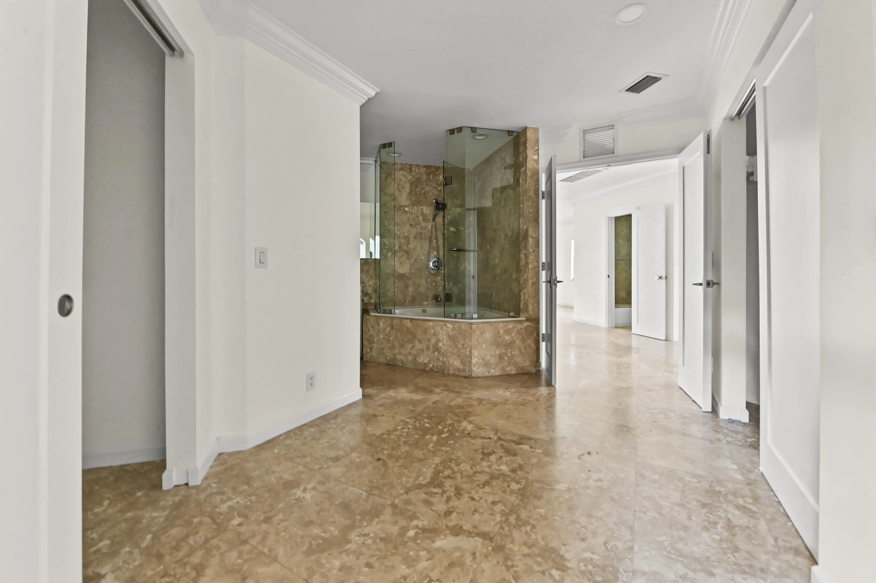 21 Bathroom 01