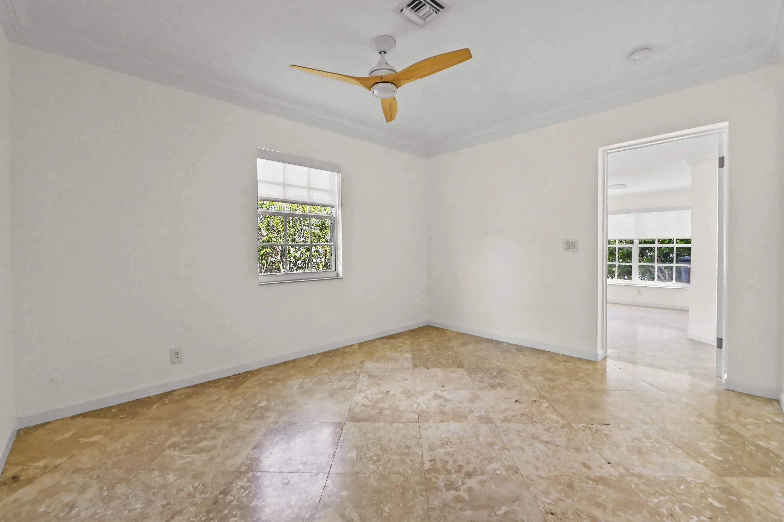 12 Family room 02