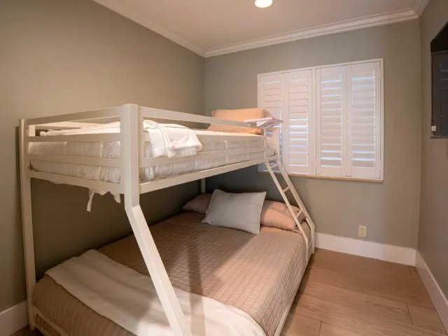 Kids bunk room