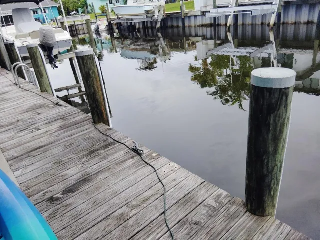 Dock 2