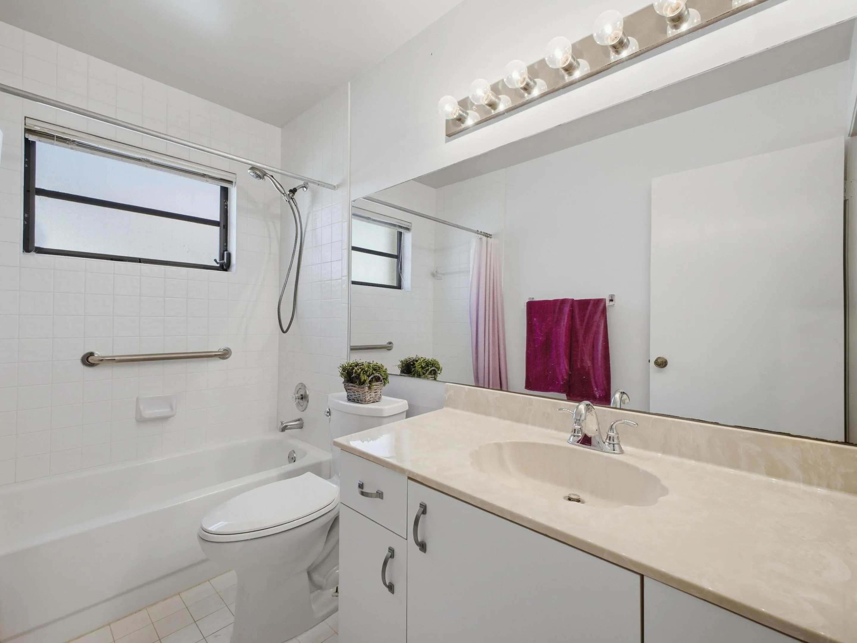33_Guest_Bathroom