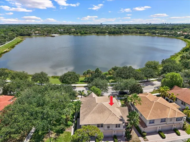 Perfect Lakefront Location