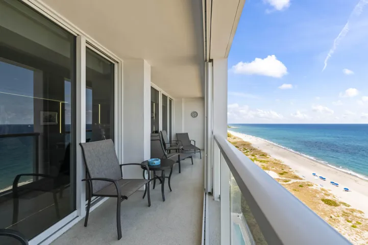 OCEANFRONT Balcony