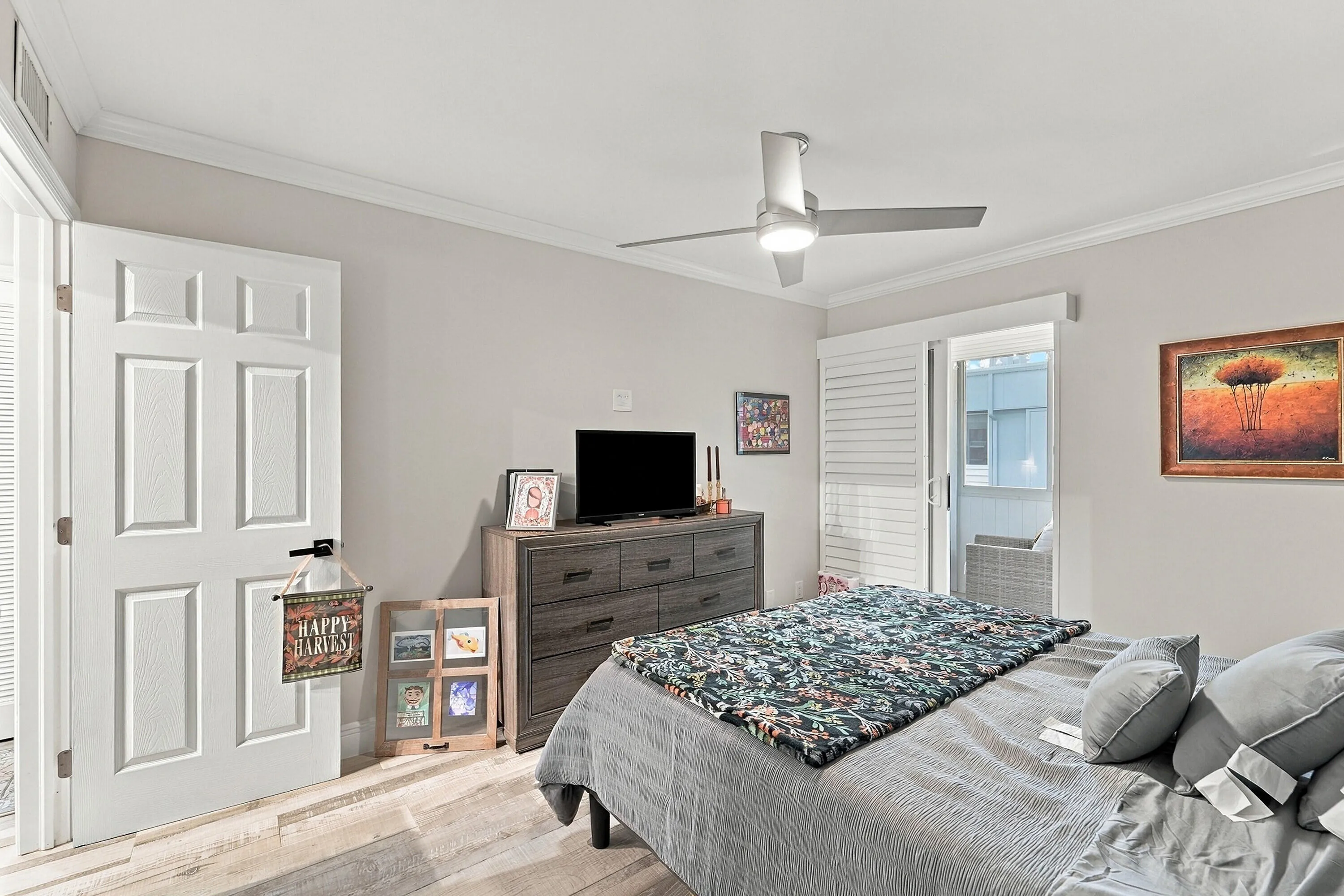16_bedroom