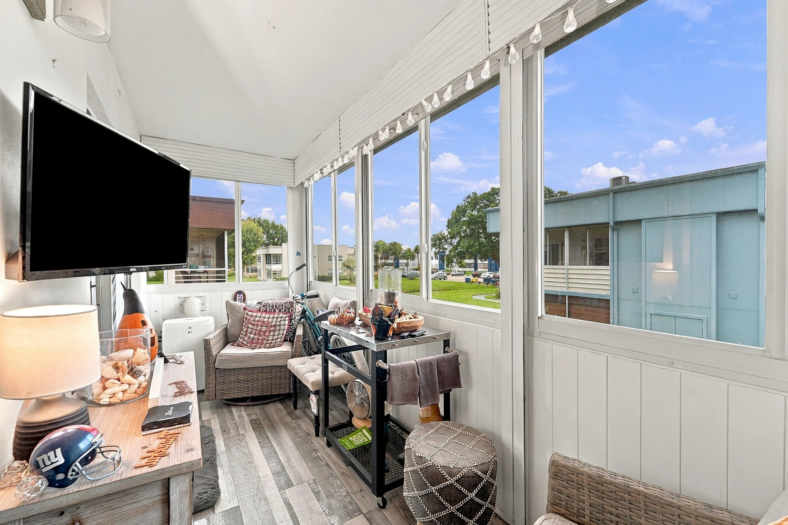 25_sun room