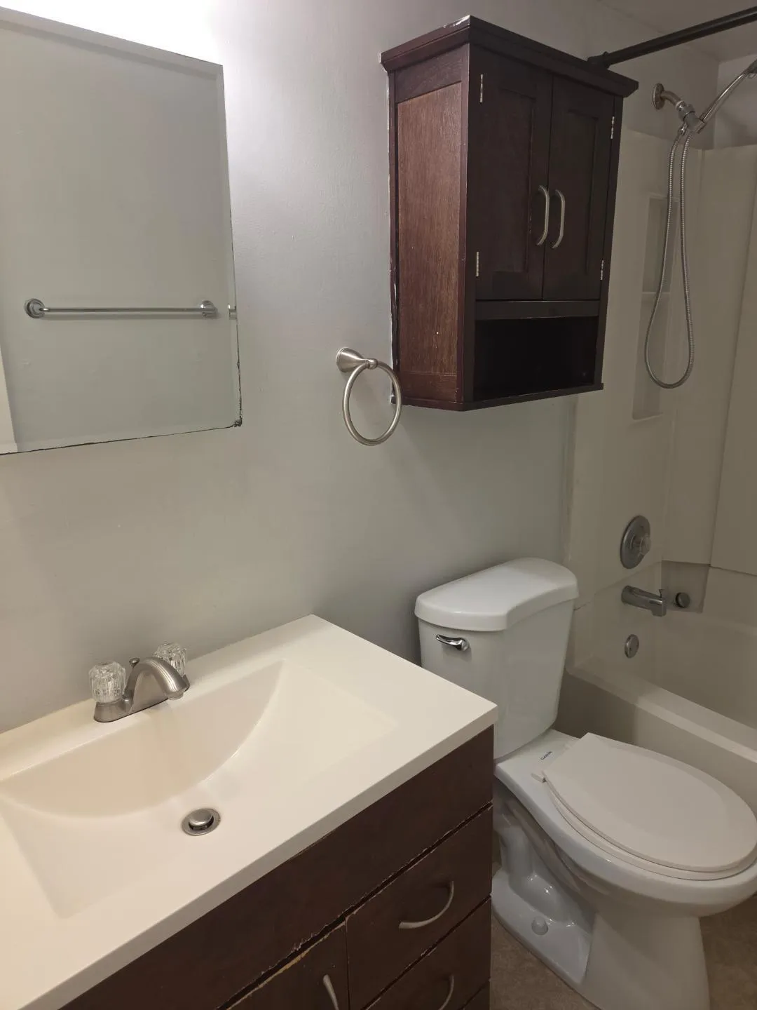 2701 RIVERSIDE 518 BATHROOM 2