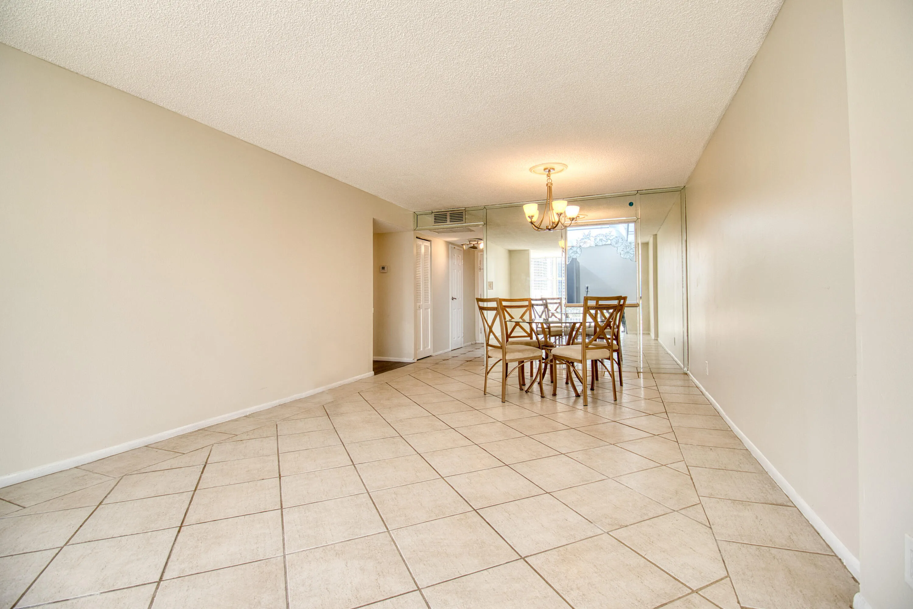 Living 4-hdr5-IMG_7735_hdr