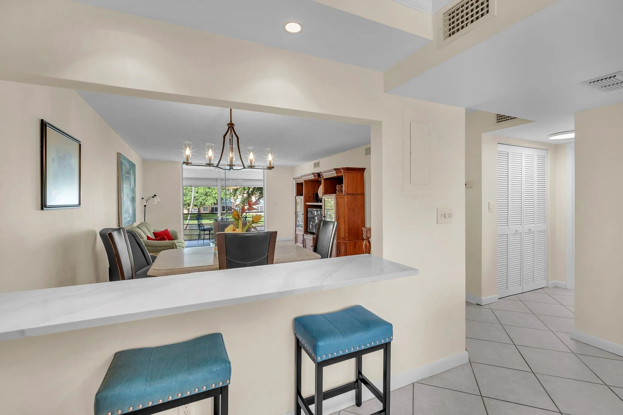 9301 Sunrise Lakes Blvd, 207 Sunrise