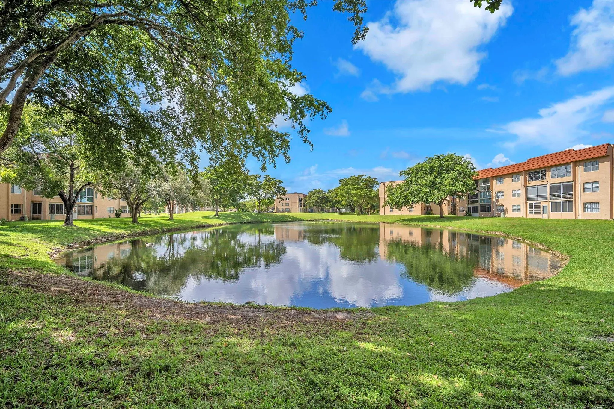 9301 Sunrise Lakes Blvd, 207 Sunrise