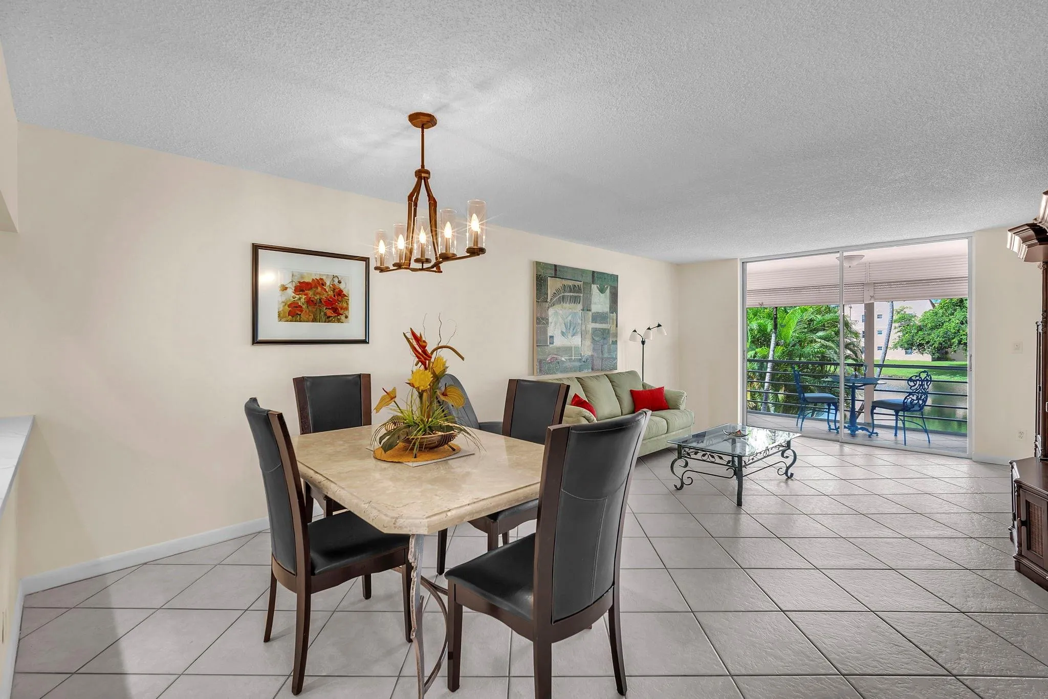 Dining area 9301 Sunrise Lakes Blvd, 207