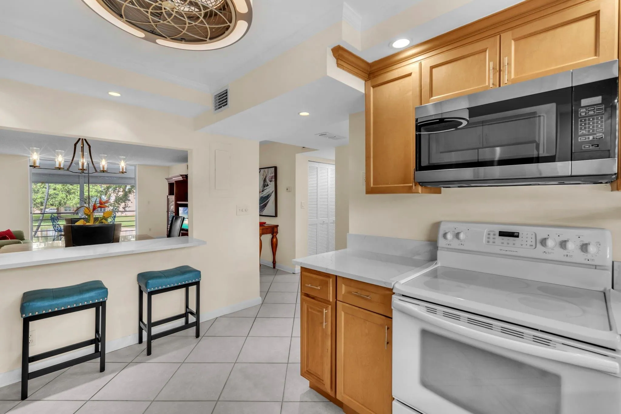 9301 Sunrise Lakes Blvd, 207 Sunrise