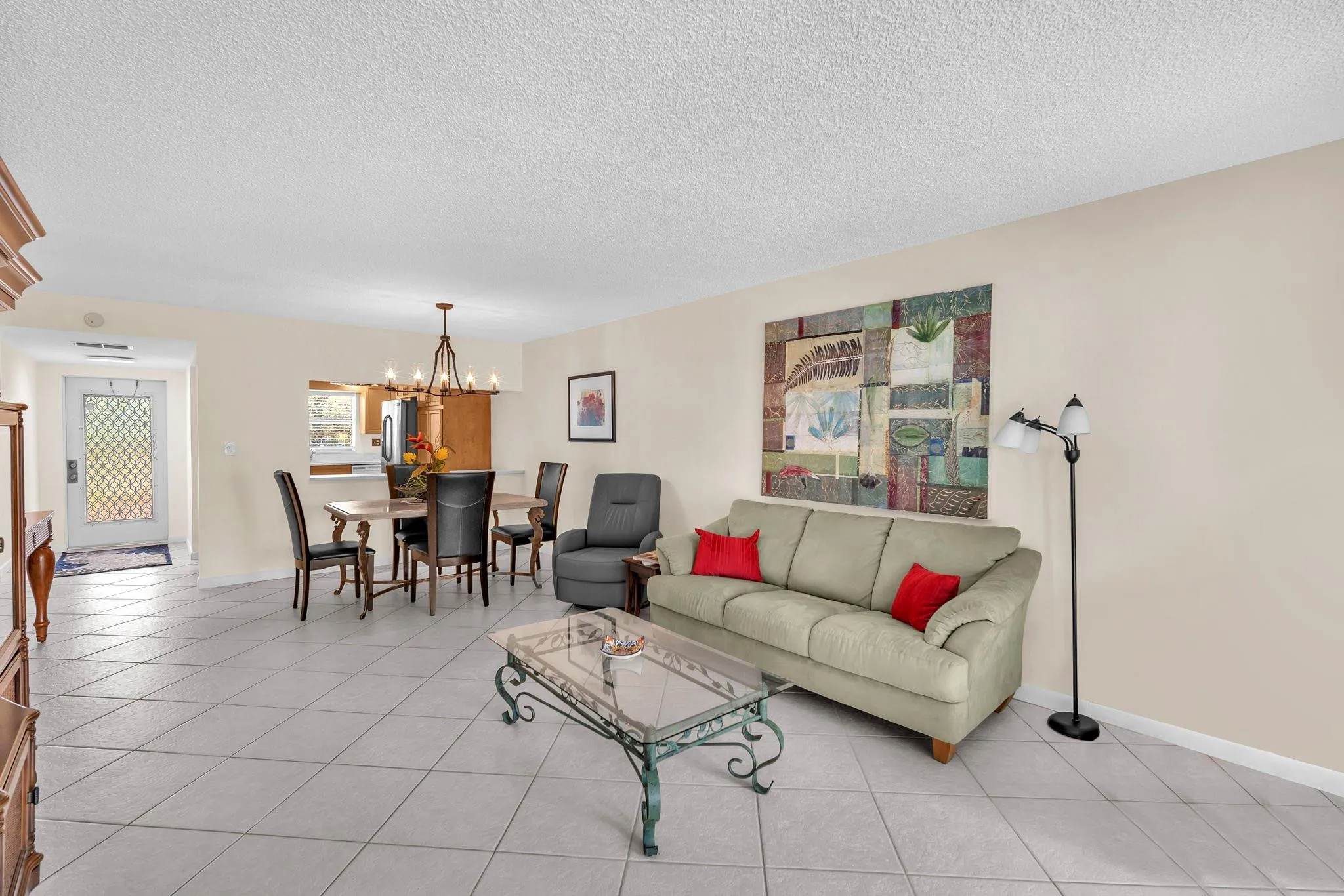 Living dining area 9301 Sunrise Lakes Blvd, 207 Sunrise
