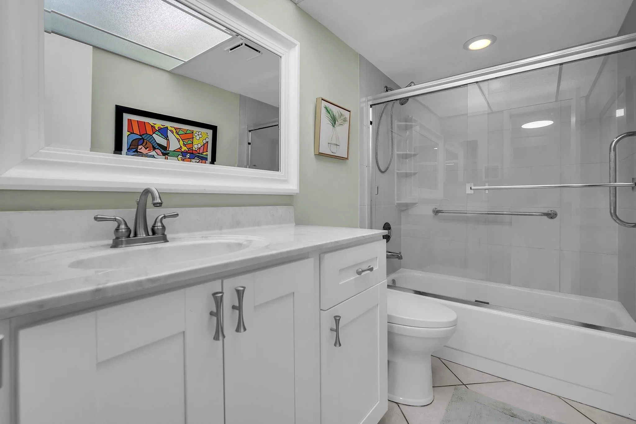 Guest fullbath 9301 Sunrise Lakes Blvd, 207 Sunrise