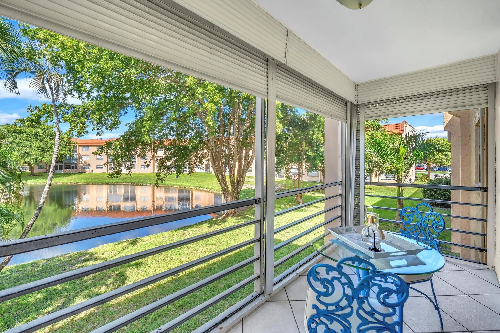 9301 Sunrise Lakes Blvd, 207 Sunrise