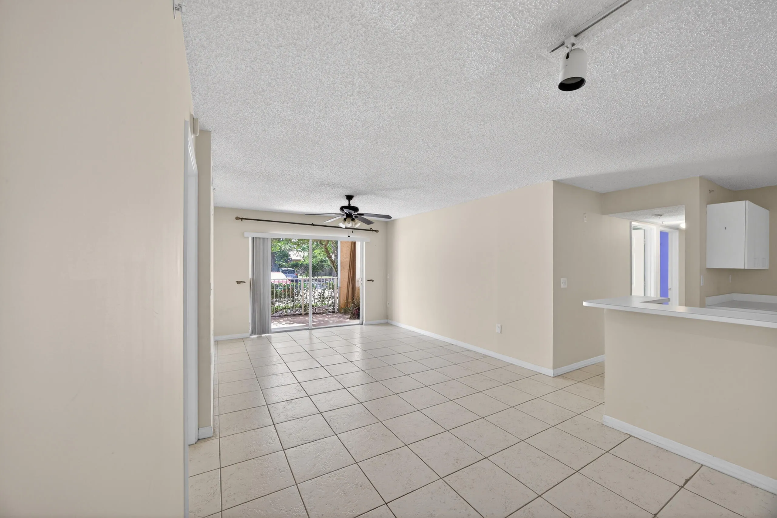 3844 Lyons Rd #101_Pics_16_Arturo Ruesta