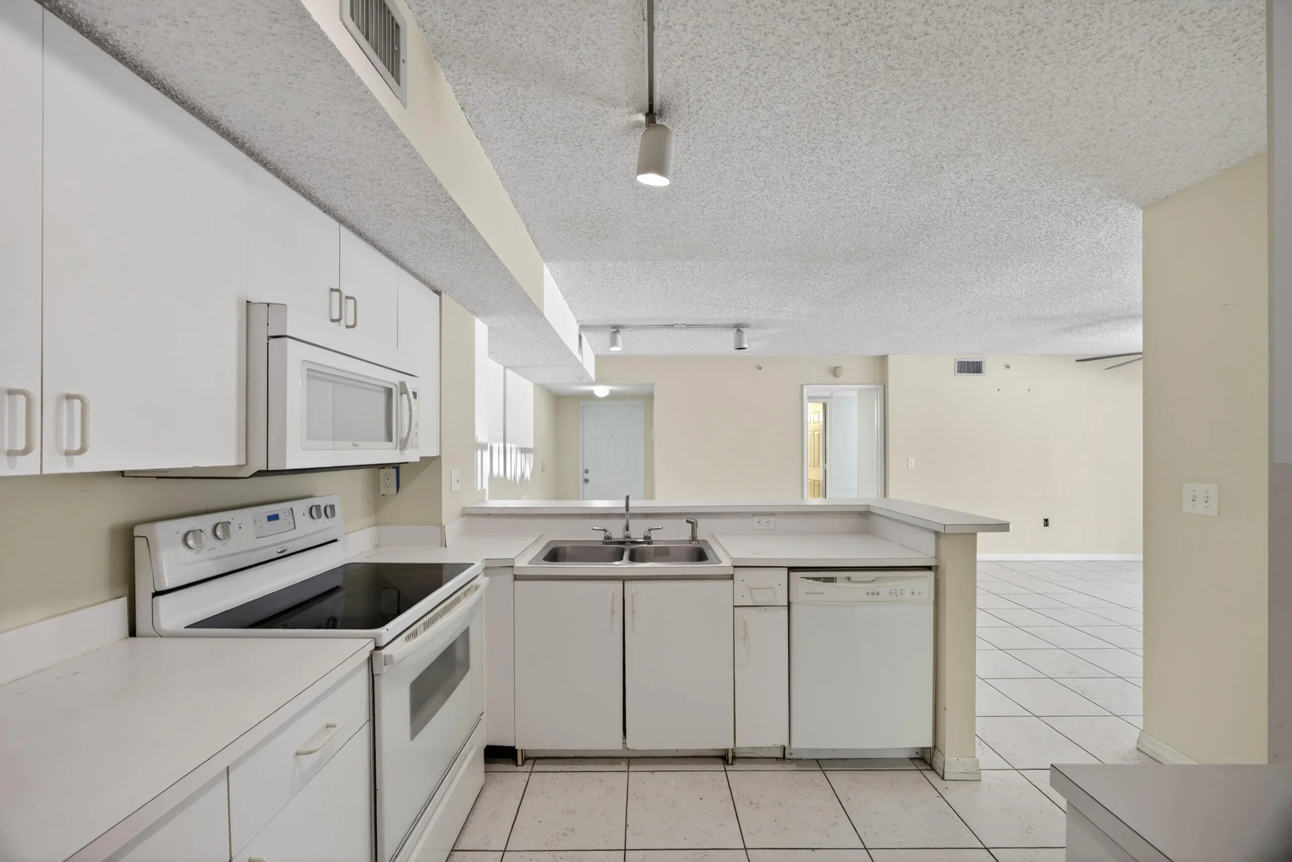 3844 Lyons Rd #101_Pics_20_Arturo Ruesta