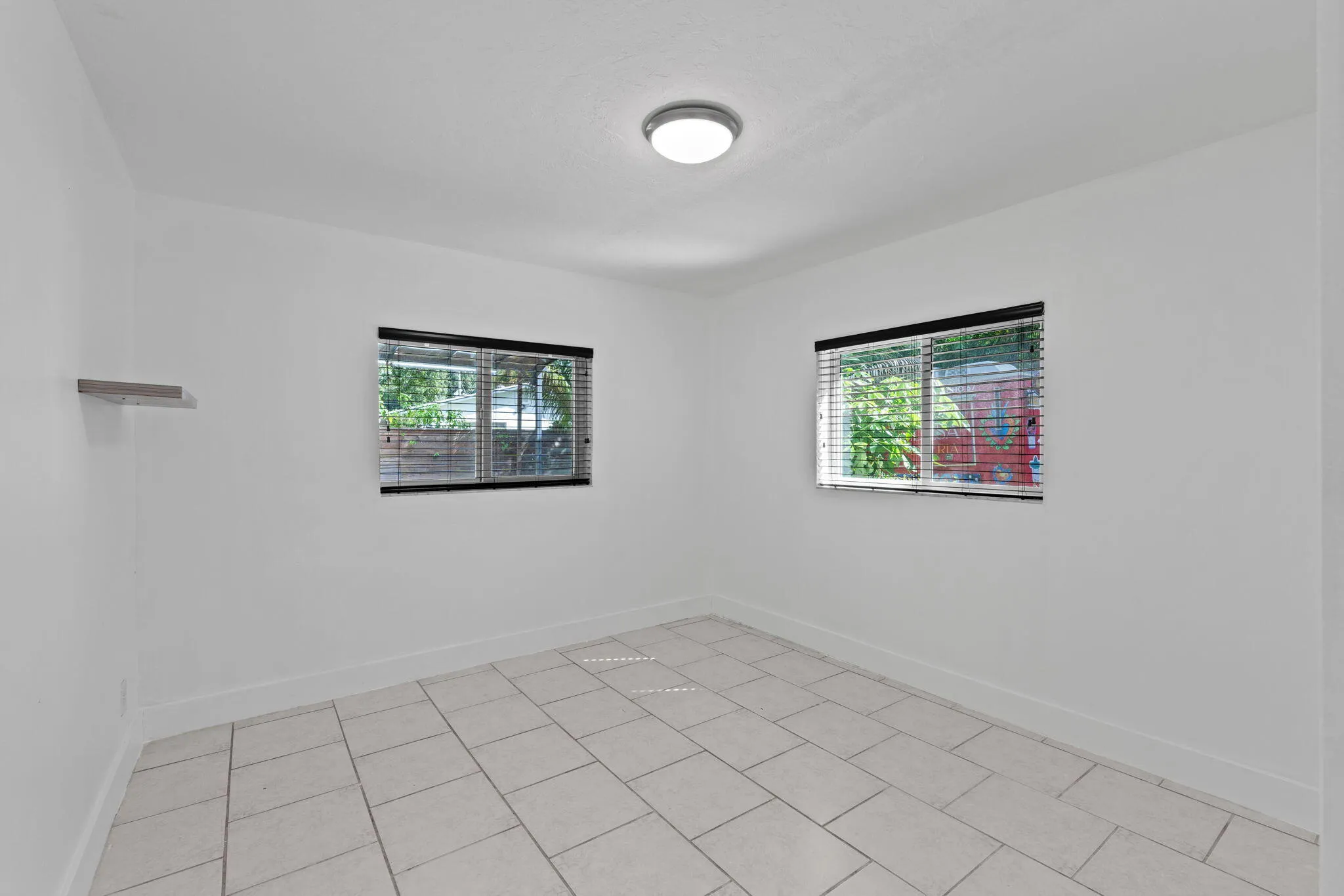 32-web-or-mls-A7409168