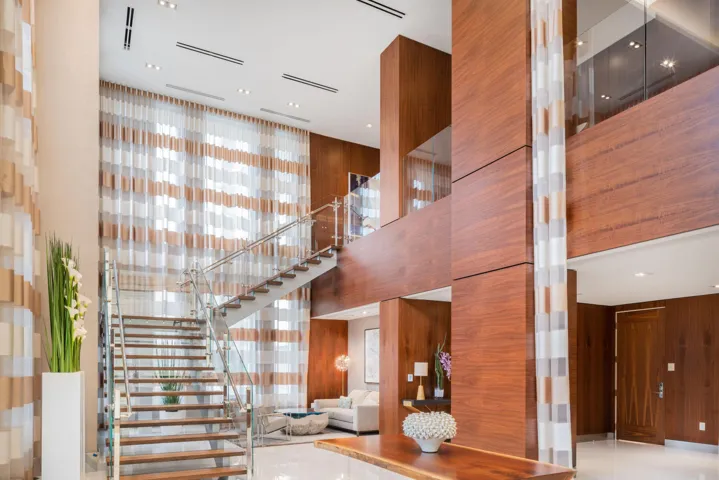 VB Lobby 4