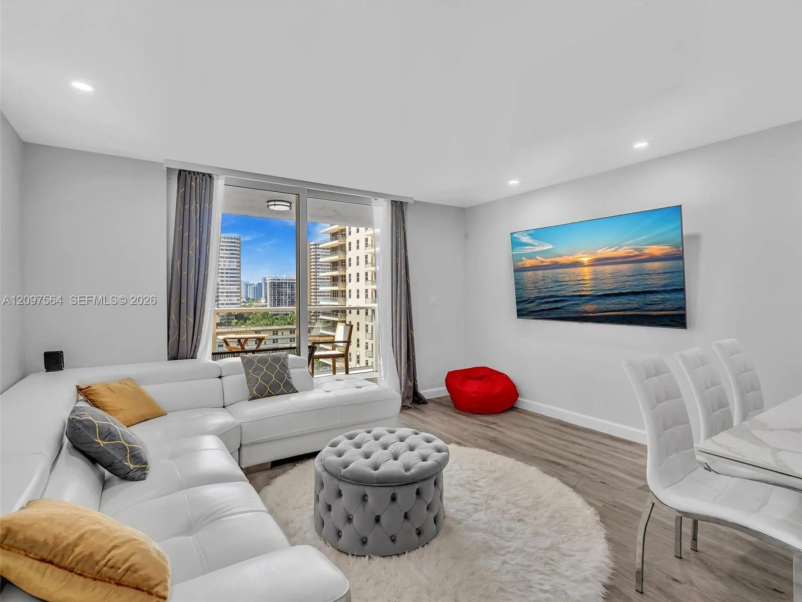Beachfront condo with beach and pool service South Florida