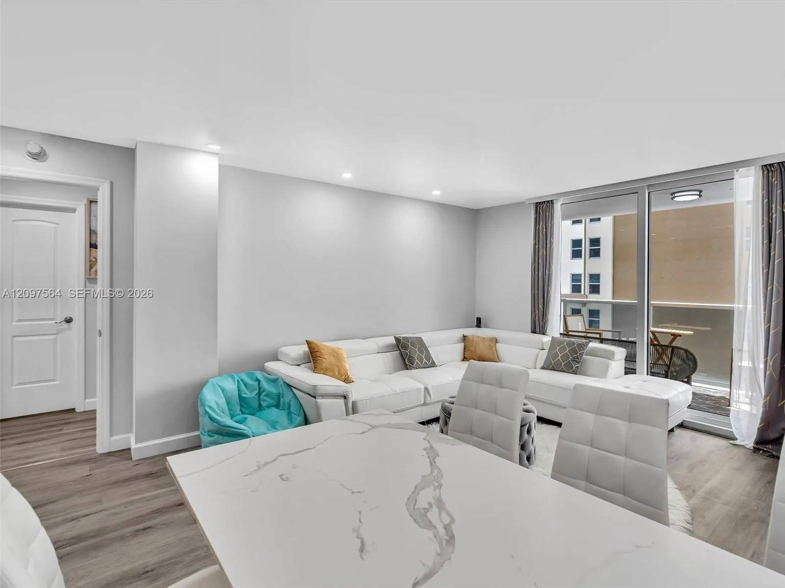 Luxury 1 bed 1.5 bath oceanfront condo Hallandale